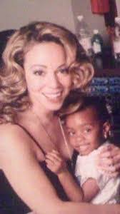 Mariah Curry's Instagram, Twitter & Facebook