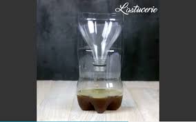 Comment Fabriquer Son Propre Piege A Moustiques Ideal Pour L Ete Piege A Moustiques Moustique Astuce De Grand Mere