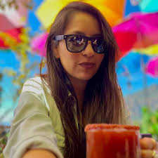 Karla Vivas (@charlievivas_) • Instagram photos and videos