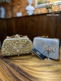 Top 4 mẫu túi xách nên mix với đầm dạ hội trung niên - Đầm Quỳnh Anh Luxury  Fashion