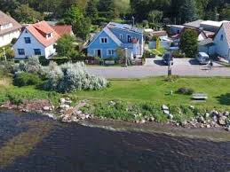 Heute betreut unsere wohnungsbaugenossenschaft 1.041 wohnungen in den orten sassnitz und. Ferienwohnungen In Wiek Dem Wasser Nahe Im Hafenort Bei Ruegen Abc De