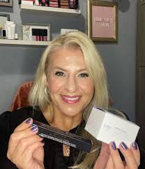 🆃🅾︎🅳🅰︎🆈 is a 𝔹𝕀𝔾 day...we are launching our brand new Lip  Collection!💄💋 👄I'm wearing the lipstick shade, "Baddie"....this shade  has looked gorgeous