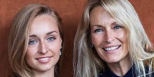 Derrière son sourire charmeur et ses yeux clairs, emma smet cache des secrets douloureux. Emma Smet La Petite Fille Hallyday Au Casting De Demain Nous Appartient Mce Tv
