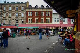 Business guests enjoy the breakfast. Co Ma W Sobie Krakowski Kazimierz Atrakcje I Ciekawe Miejsca
