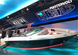 These sailing boats are typically large and luxurious, averaging around 35 feet or more. Brunswick Unveils State Of The Art Sea Ray Slx R 400e At Ces Powerboat Nation