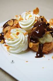 Recette De Profiteroles Sauce Chocolat Et Chantilly Recette Profiteroles Recette Profiteroles Patisserie