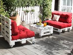 Hier kannst du eine paletten lounge & palettensofas kaufen. Palettenmobel Fur Den Garten Bauen Hagebau De