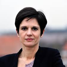 While the health pass is now part of the daily life of the french, sandrine rousseau, economist and candidate for the ecological primary for the 2022 presidential election, denounced on europe matin authoritarianism surrounding this health crisis and regretted the mismanagement of the government.interviewbars, restaurants, cinemas, hospitals, transport: Affaire Baupin J Ai Le Devoir De Raconter Mon Histoire Clame Sandrine Rousseau