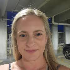 What are the best hotels to stay at near Dollywood with a mountain view?