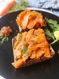 Veganer Lachs Aus Karotten In 2020 Lachs Rezept Lebensmittel Essen Vegane