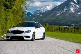 Dezentes Coupe Mercedes C63 Amg Auf Vossen Cvt Alu S