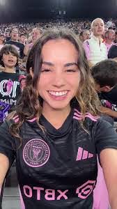 Daisy Ocon's Instagram, Twitter & Facebook