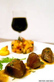 Civet De Chevreuil A La Biere Pommes Duchesse Et Papillote De Legumes
