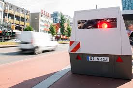 Empfindliche nur geräte, die blitzer stören, sind verboten. Laser Und Lichtschranke So Blitzt Die Polizei Bilder Autobild De