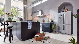 The interior palette is muted, keeping the focus on the lovely setting. Metallic Inspiration