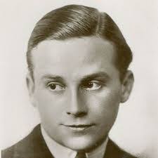 Frank Lawton's Instagram, Twitter & Facebook