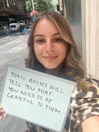 Jesse Loo's Instagram, Twitter & Facebook