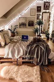 Complete the look with a contrasting notice board, colourful lamp and plenty of stationery supplies. 55 Stylish And Cool Teen Room Decor Ideas Digsdigs