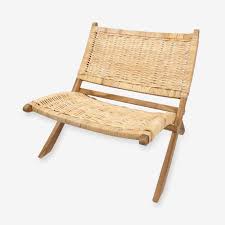 Investing money on vintage lounge chairs means investing money in rich history. Lounge Chair Rattan