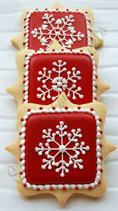 Royal Icing Decorating Christmas Cookies With Red Background And White Snowflakes Christmas Cookies Easy Cookies Recipes Christmas Christmas Cookies Decorated