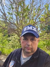 What's with all the women's from out of state? Says Illinois singles ppl!