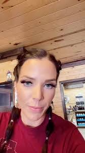 Shelly Orton's Instagram, Twitter & Facebook