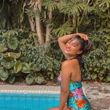 Marion Jola Pakai Baju Renang Netizen Sindir Agnez Mo Di 2020 Pakaian Renang Selebriti Selebritas