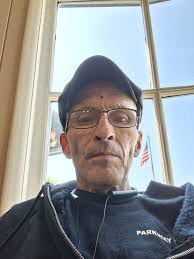 Hello Everyone! Im 45, live about 40 miles south of Springfield, I've been  single for almost 2 years. Anyone live close?