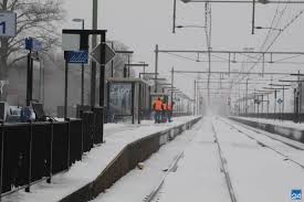 Het treinverkeer tussen utrecht en soest ligt nog wel stil door de stroomstoring. Bus En Treinverkeer Ligt Plat Horst24