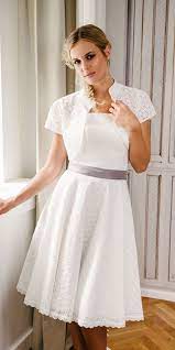 Hochzeitskleider prinzessin outfit hochzeit boho hochzeitskleid boho braut brautkleid spitze brautkleid designer vintage hochzeit heiraten eheversprechen. Braut Jackchen Aus Hakelspitze J 1052 Passt Perfekt Zu Unserem Petticoat Hochzeitskleid Peggy Unser Seidenband Naturlich Brautmode Brautjacke Braut Stola