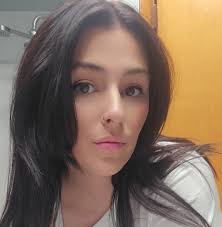 Cardinal and Blue Jay in the same shot! Love it! ❤️