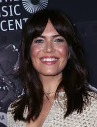 Wish i could do those bangs. Mandy Moore Layered Cut Mandy Moore Hair Looks Stylebistro