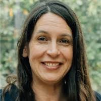 Linda Meuse's Instagram, Twitter & Facebook