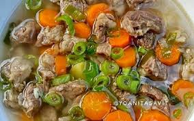 Resep sop daging sapi padang menggunakan bumbu rempah yang cukup banyak karenanya aromanya lebih wangi. Ingin Makanan Berkuah Untuk Rayakan Idul Adha Bikin Sop Daging Sapi Yuk Femalesia
