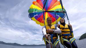 Pulau manukan adalah pulau yang paling popular di kawasan kota kinabalu. Island Hopping Aktiviti Parasailing Di Pulau Pulau Sabah Hd Youtube