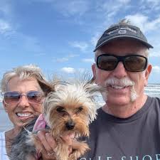 What piers in Michigan are recommended for catching salmon?