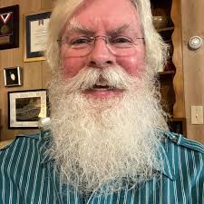 Santa beard cleaning and whitening recommendations