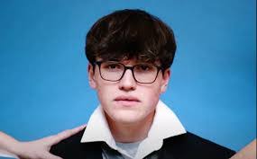 Aaron Nadal's Instagram, Twitter & Facebook