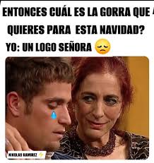 SIN ESTRENE NO ME QUEDO 😅 ENTONCES CUÁL ES LA GORRA QUE QUIERES PARA ESTA  NAVIDAD? YO: UN LOGO SEÑORA NIKOLASRAMIREZ NIKOLAS RAMIREZ