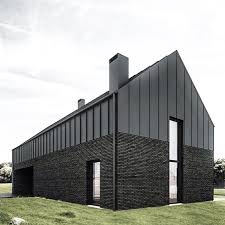 Reinventing Face Brick With Corobrik S New Black Brick Bardage Maison Maison Contemporaine Maison Bois