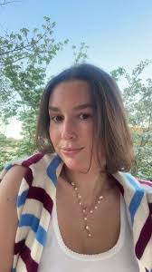 Ashley Grigg's Instagram, Twitter & Facebook