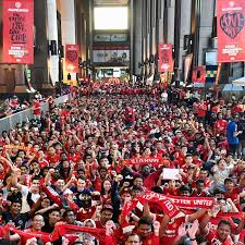 Последние твиты от manchester united (@manutd_my). Over 3000 Manchester United Fans Took Over Berjaya Times Square Sports247