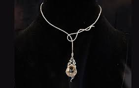 La Biennale Paris Mise Sur Les Bijoux Anciens Guide Joailliers