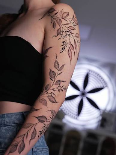Fine line botanical sleeve - - - - - - - - - #finelinetattoos #finelinerart #botanicalart #botanicaltattoo #finelinetattooartist #moderntattoo #minimalisttattoo #lasvegastattooartist