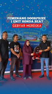 ???? ???? Selamat kepada Pemenang Gebyar Merdeka Daihatsu!, Makassar Raya Motor  dengan bangga menyerahkan hadiah,  ???? 1 Unit Motor Honda Beat kepada Nilda  Supiati, pelanggan Makassar Raya Motor Daihatsu ...