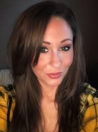 I need a single lady who knows the Lord Jesus Christ personally, intimately  and experientially, a born again Christian who loves Jesus and his word as  a wife 💯 not a religious