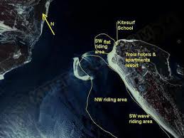 Boat trips in search of dolphins, beaches extending as far as the eye can see, restaurants with fresh fish and terraces on the sand. Troia Portugal Spots Kiteforum Com