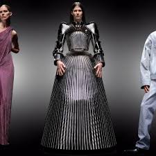 Balenciaga Keeps Focus on Clothes — Not Gimmicks — for Fall 2023 Haute  Couture - Fashionista
