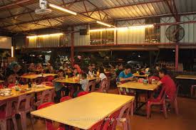Located 8.7 km (5.4 mi) south of the city centre, this neighbourhood borders universiti sains malaysia to the north, sungai nibong to the east and bukit jambul to the. Mee Udang In Sungai Dua Butterworth Onlypenang Com