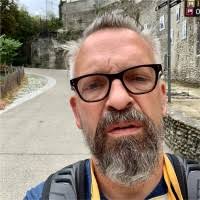 50+ profilů „Leschinger“